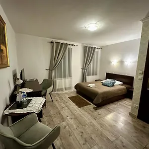 3* Отель Dworek Zloty Rog I Restauracja