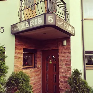 Karis Проживание в семье Варшава